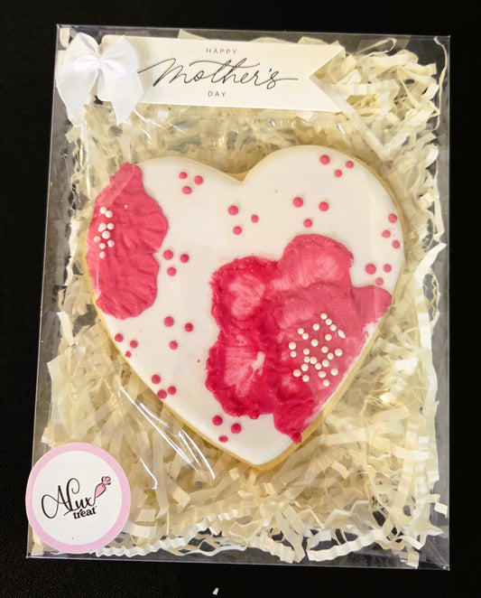 Mothers Day Heart Gift Box - snack from Alux Treat - Gets yours for $9! Shop now at The Riverside Pantry